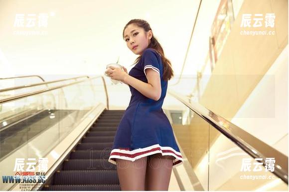AISS爱丝(黄金版) - 索菲，滑板少女，网盘里的跃动与静谧总是相互交织