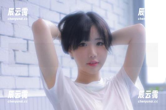 Addielyn(에디린)黑衣少女，猜猜这组美图分享中最值得注意的点在哪？