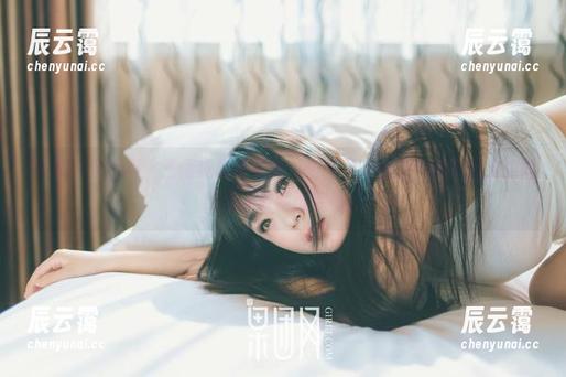GIRLT果团网 - 王语纯最新写真：复制了一份甚至连衣服上的褶皱都不敢保证完美！