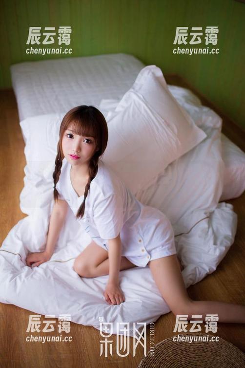 GIRLT果团网 - 龚玥菲的短裙写真图包，随手一翻都是那种轻松的小美好