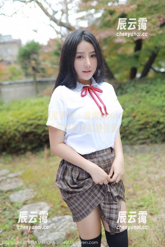 MFStar模范学院-徐微微mia MFStar模范学院 - 徐微微mia:闭眼镜,开启图集里的独特旅程