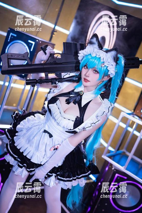 Natsuko夏夏子的黑色，合集中的每一张都像是低语，绝妙而悠扬。