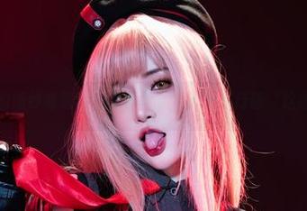 Tiny Asa的婚纱奇遇记:高清图集,附带流行语‘这婚纱好小!’
