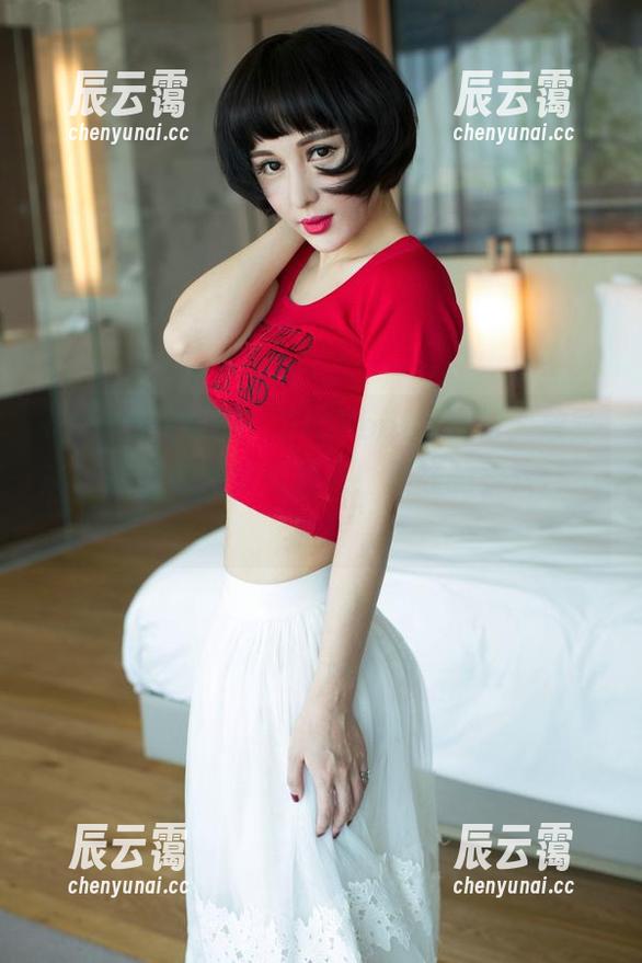 UGirls尤果网 - Pinkbaby短裙大放异彩，唤醒你的美图观感！界线的柔软与不羁！