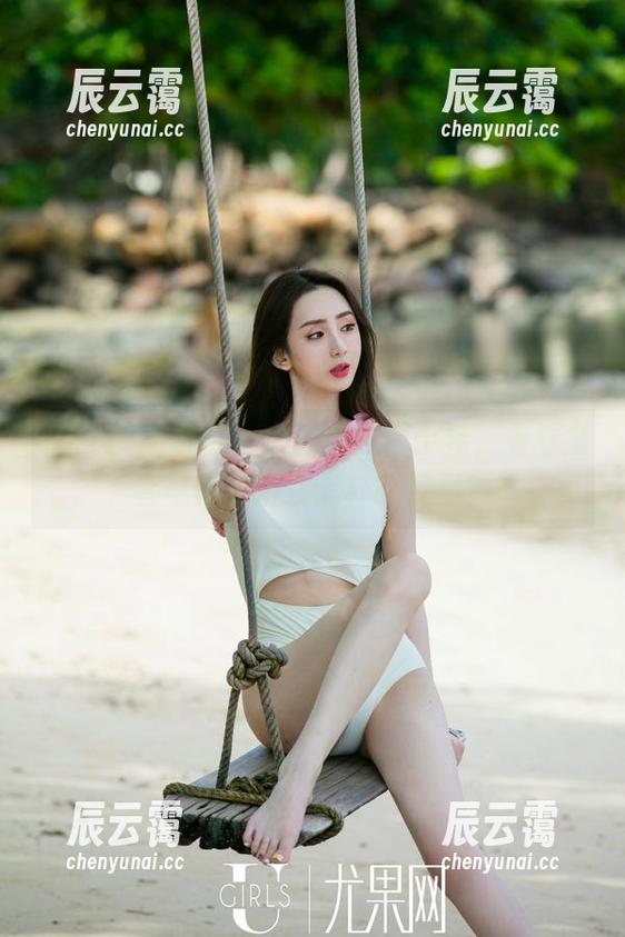 UGirls尤果网 - 白丝搭配周于希，看看全套写真能引发怎样的反思？