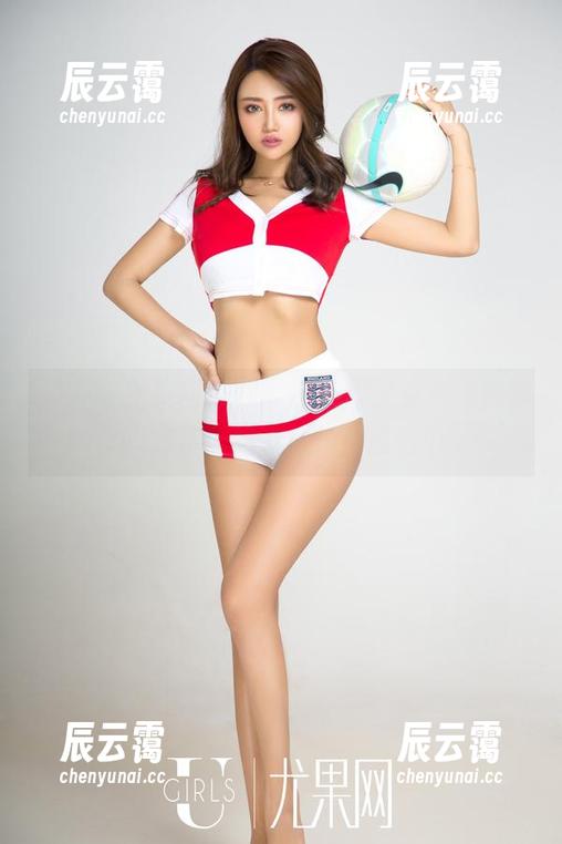 UGirls尤果网 - 噢，诗朵雅又来秀她那神秘的套装美图了！分享感想中...