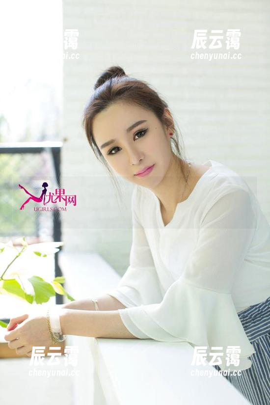 UGirls尤果网 - 顾欣怡的神奇自拍：最新资源，让我也是想试试呀！