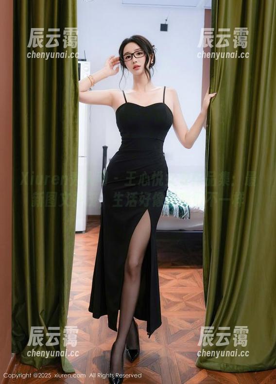 Xiuren秀人网 - 王心悦女友作品集：最新图文并茂，生活好像跟我们不一样