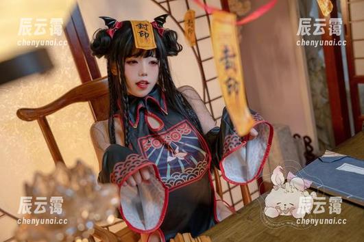 看了Yiko湿润兔的可爱写真，我决定从此改名为‘心碎兔’！