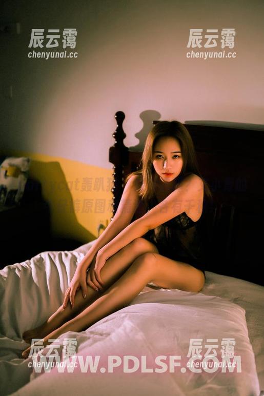 partycat轰趴猫-艾小青 partycat轰趴猫 - 如何选择?艾小青的牛仔裤原图和精选,各有千秋!