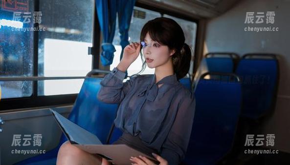 看！yuuhui玉汇(kokuhui)在麦当劳！她的女服务员美图被图包抓住了！