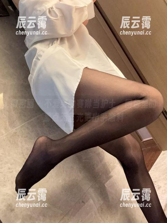 不爱笑的赛琳 微密圈 - 不爱笑的赛琳当护士,图包里的那点无圣光更出乎意料