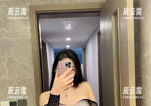 微密圈 - 听说不爱笑的赛琳的水手服作品能让人欲罢不能，分享时不时来点心声吧