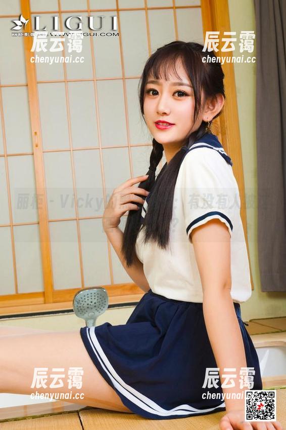 丽柜 - Vicky的黑丝图库：有没有人被这画面电到了？