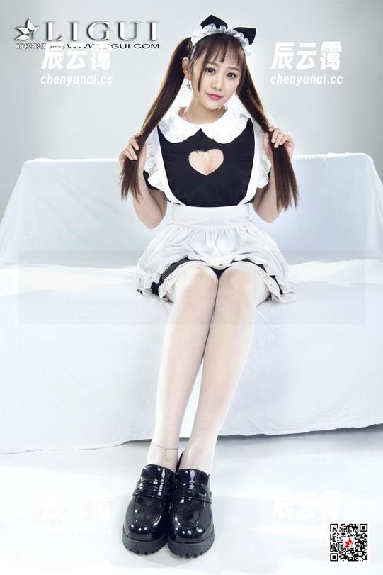 丽柜 - 黄芬的图库出新啦，双人写真背后的情愫似乎在悄悄流动？