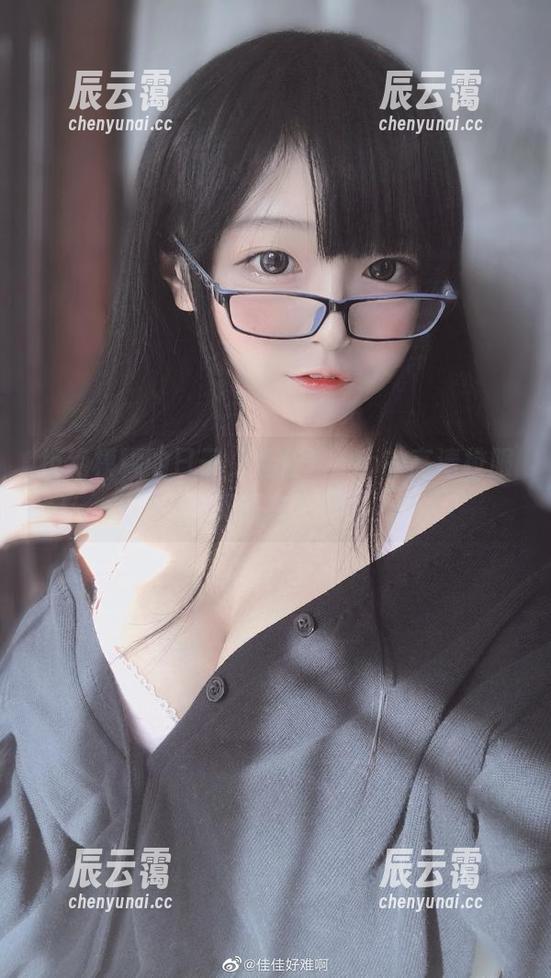 拒绝模糊的日子，佳佳酱ovo的高清校服资源来了！