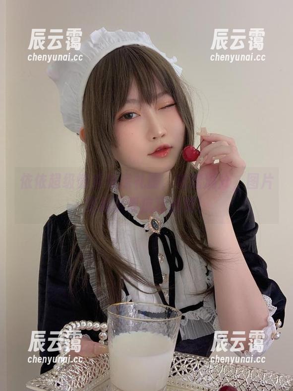 依依超级懒 依依超级懒秀私房礼服,情绪满分,图片党表示要疯狂点赞!
