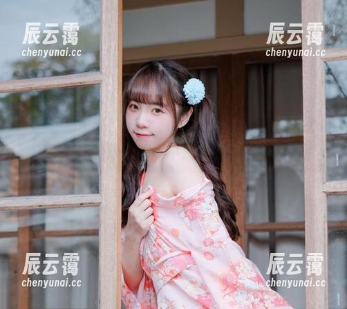 小萝莉的日常：可可小白兔的随性宅家图片