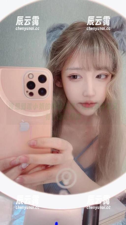 没想到啾小妍的网袜套图，让我对搭配又有了新的想法