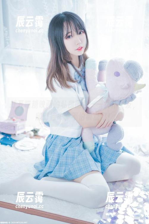 打开喵糖映画的私房图包——女仆女友，随时待命，不怕被点菜！