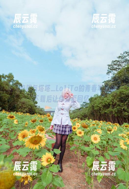 塔塔_Lo1iTa 迷人校服与塔塔_Lo1iTa的青春写真集,下载后让你直面回忆!