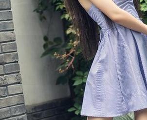 头条女神 - 语溪自拍美图合集，就像翻看一本随意的画册，味道十足。