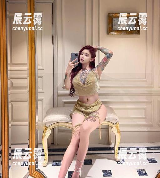 微密圈 - 奈斯希希，她的灰丝图集，福利不言而喻，瞧瞧能不能打动你