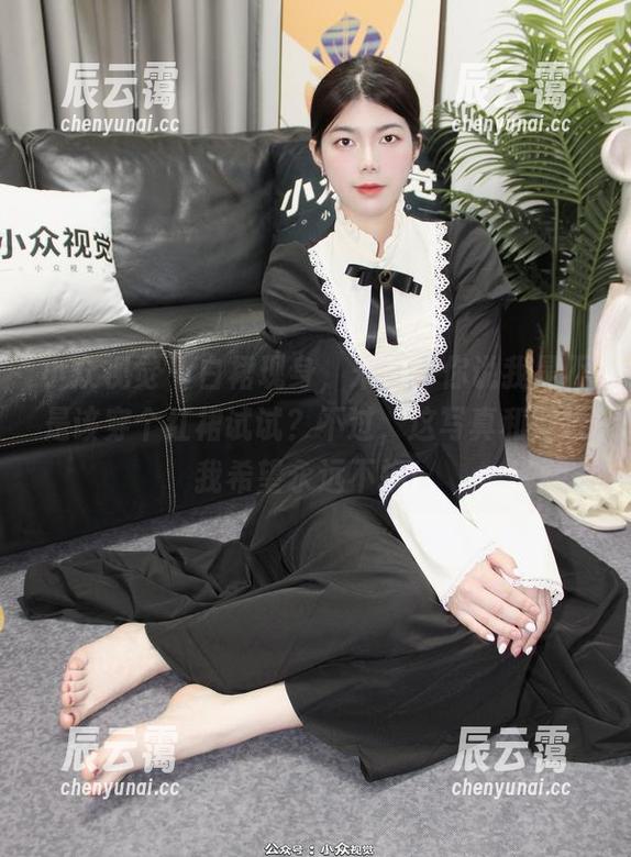 小众视觉-米拉 小众视觉 - 白裙现身,米拉:你说我是不是该穿个红裙试试?不过,这写真和壁纸我希望永远不换!