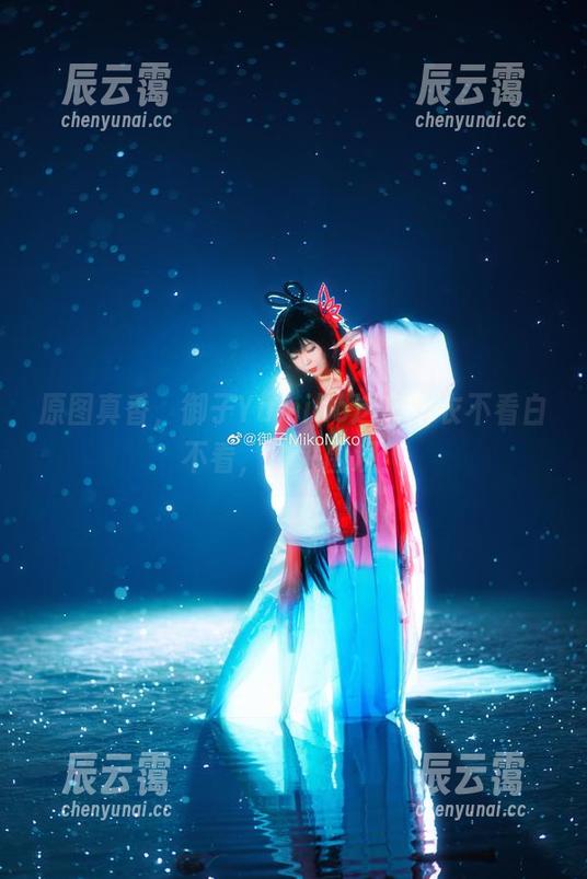 御子Yumiko 原图真香,御子Yumiko这身毛衣不看白不看,快来围观!
