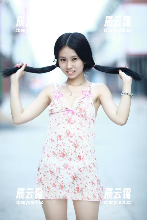 推女神 - 乔恩夕JK写真居然藏在网盘里，绕开版权的问题吗？