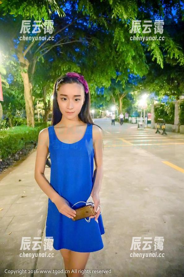 推女神-苏糯米 推女神 - 被春风吹醒的苏糯米,快来下载她的户外套图吧,树影水波一网打尽!