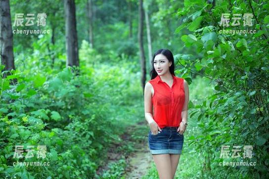 推女郎 - 陆瓷的写真只需要一个肉丝，图包不要太放肆哦！