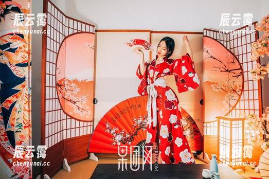 果团网 - 小九九的JK写真：图片里藏了多少设想呢？