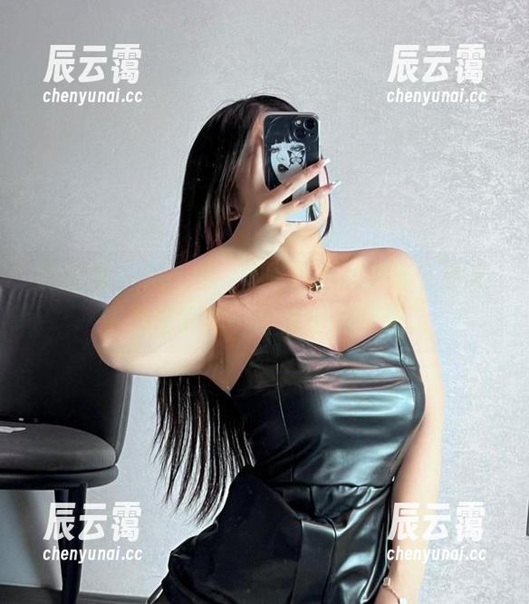 桃沢樱呀 微密圈 - 哦,桃沢樱呀的原图更新?体育生服里藏着一份独特的味道。