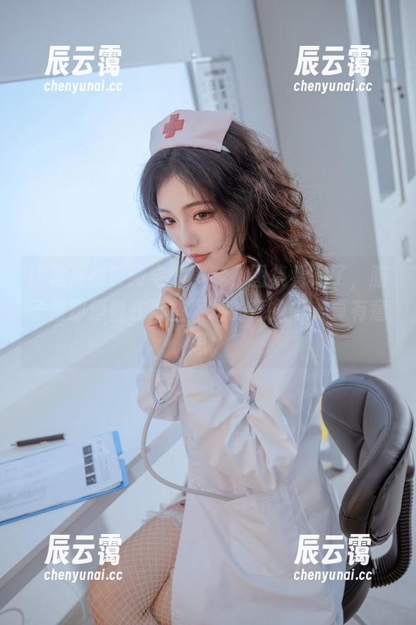 这里是桃良阿宅的小院，图集看完了，脑子里却停留在那些模糊的意象中，真有意思。