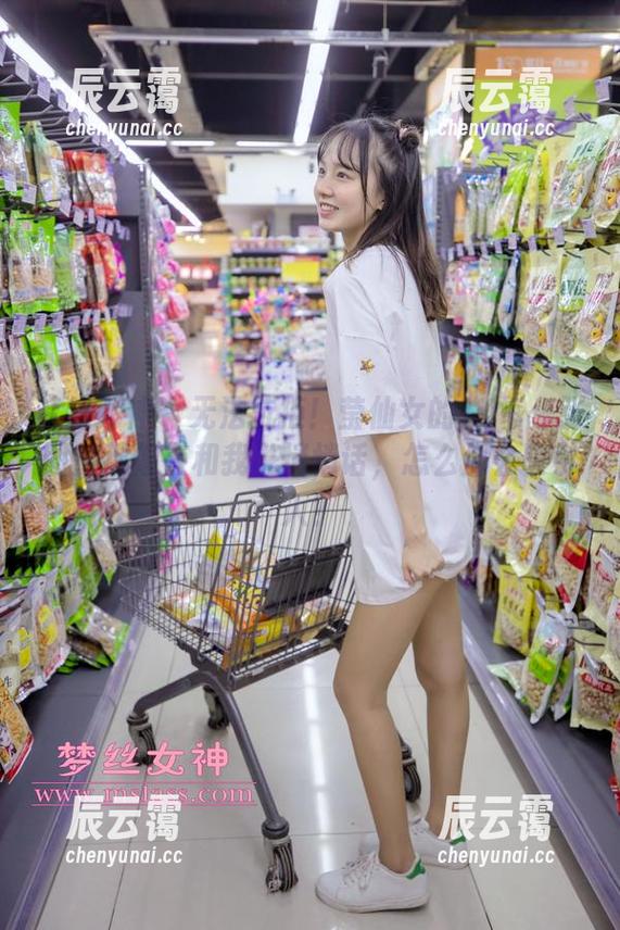 梦丝女神 - 无法抗拒！莹仙女的JK每一张图片都像在和我说悄悄话，怎么那么吸引人？