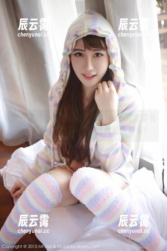模范学院 - 想偷走萌琪琪Irene的全套礼服，图片里的每一寸都让我想入非非！