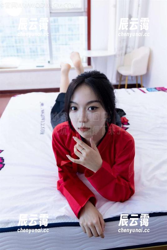 物恋传媒 - 小谷镂空风回归，最新美图我直接入坑，不想停下来了。