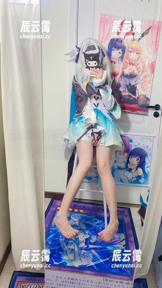 白栎Shirly的丰川祥子校服作品，原图里透露着不一样的校园味道。