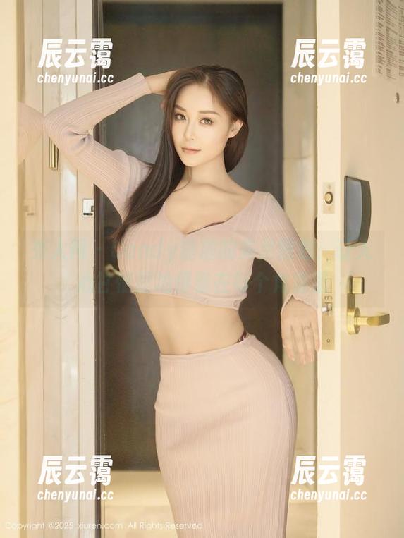秀人网 - Candy糖糖的美足图包：让人心甘情愿地停留在每个角落里