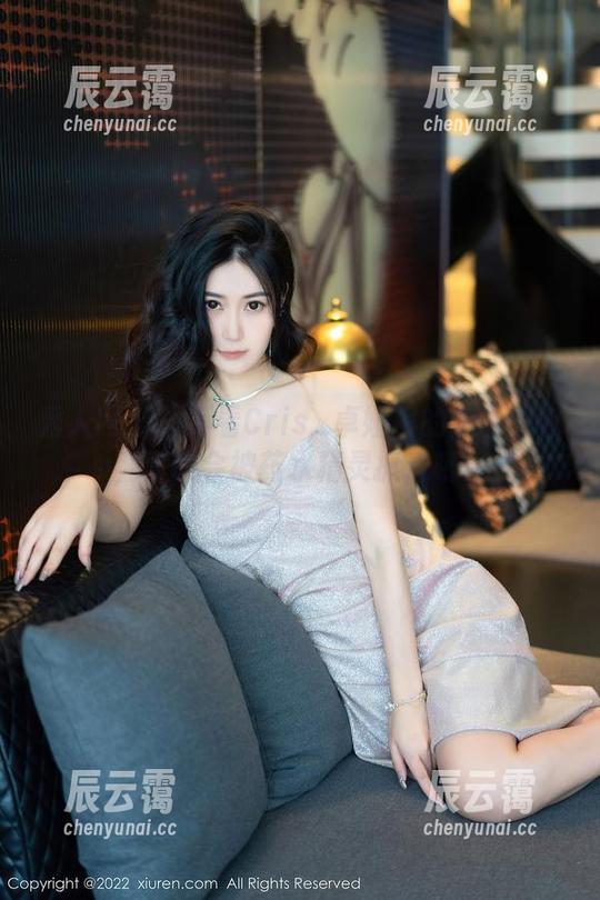 秀人网 - 再不看Cris_卓娅祺的护士图包，真的会被药水精灵抓走哦！