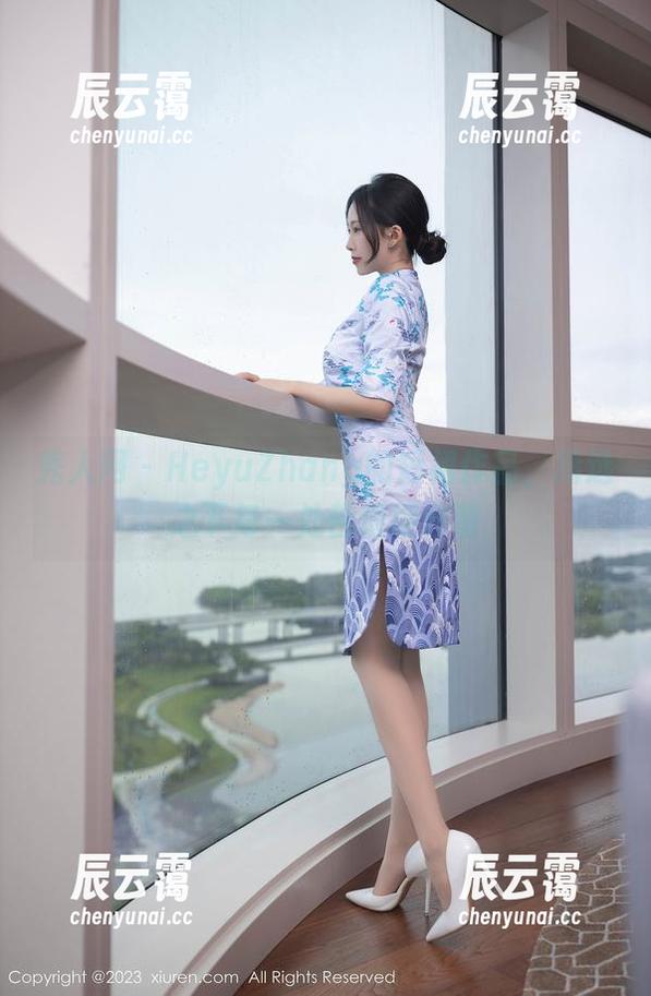 秀人网-HeyuZhang 秀人网 - HeyuZhang的短裙作品,精选之下每一处都值得停留