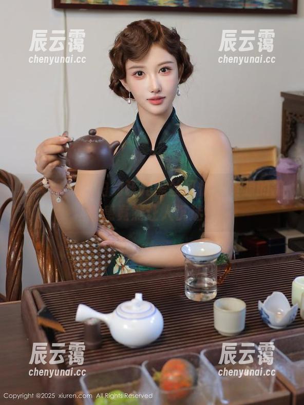 秀人网-刘钰儿 秀人网 - 私拍刘钰儿黑丝风情,资源的流量感竟然让人沉迷!