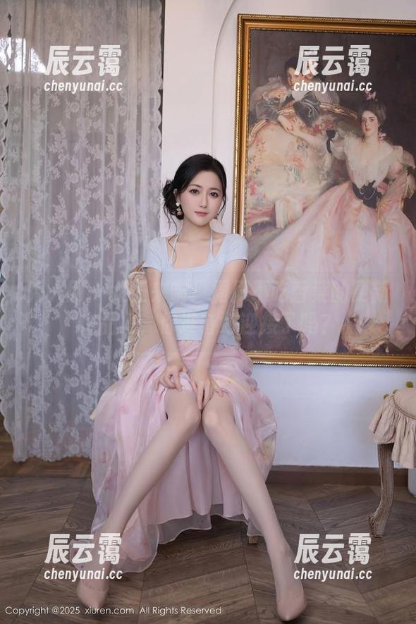 秀人网 - 女王来啦！周周不吃香菜的更新作品集，你准备好迎接了吗？