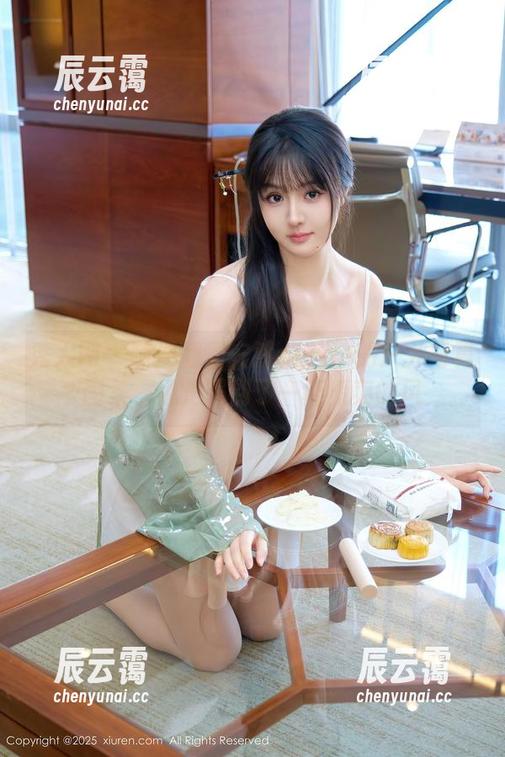 秀人网 - 随便翻翻安然anran的户外写真图集，像是喝到了一杯清爽的风