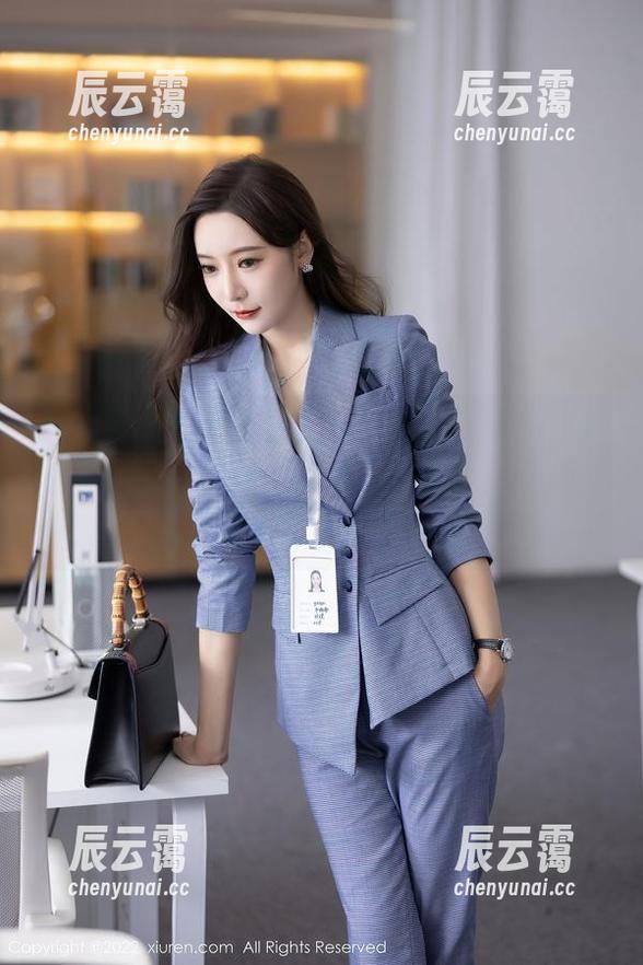 秀人网-黄乐然 秀人网 - 一言不合就来个金色比基尼,黄乐然的高清秘籍,资源一应俱全,心满意足不止是嘴上说说。