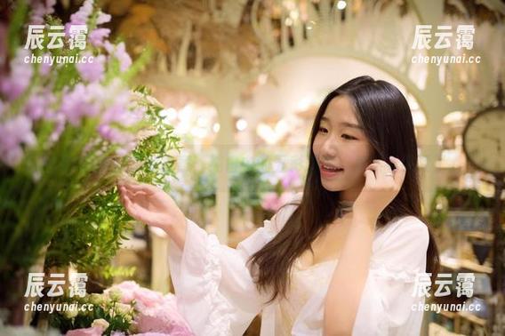 穆零Mu0的定制主意：纯白中的五彩斑斓，竟然看哭我了。