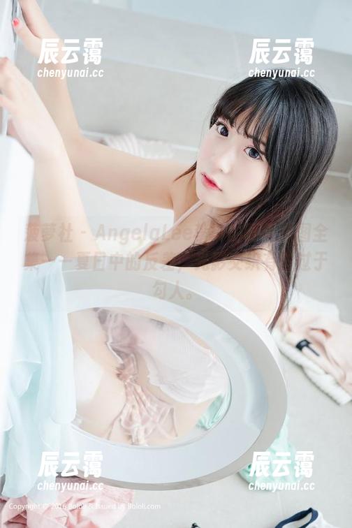 菠萝社 - AngelaLee李玲的夏天原图全集——夏日中的反差，光影交织有些过于勾人。
