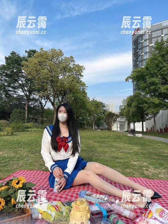 微密圈 - 软妹小九九的牛仔裤私拍，图包里藏了些啥？
