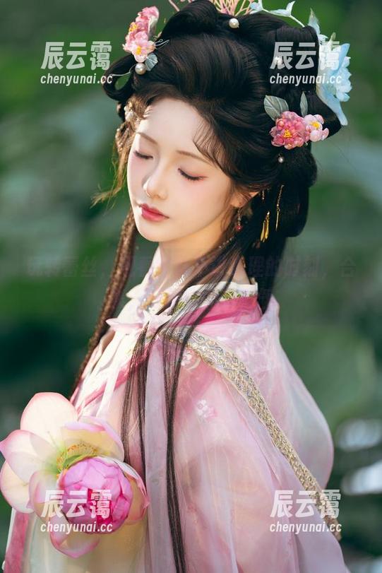 雯妹不讲道理 玩转蕾丝,观看雯妹不讲道理的时刻,合集,好像能闻到香气